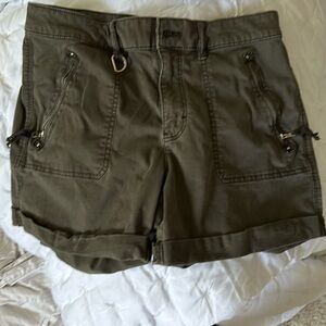 WHBM pret a play olive shorts